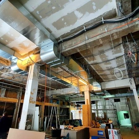 Perfekte Klimatisierung für Ihr Restaurant  Erleben Sie maßgeschneiderte Klimatisierung, die für Wohlfühltemperaturen und optimale Luftqualität sorgt. Unsere energieeffiziente Lösung senkt Betriebskosten und begeistert Gäste sowie Personal.