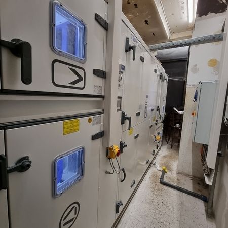 Perfekte Klimatisierung für Ihr Restaurant  Erleben Sie maßgeschneiderte Klimatisierung, die für Wohlfühltemperaturen und optimale Luftqualität sorgt. Unsere energieeffiziente Lösung senkt Betriebskosten und begeistert Gäste sowie Personal.