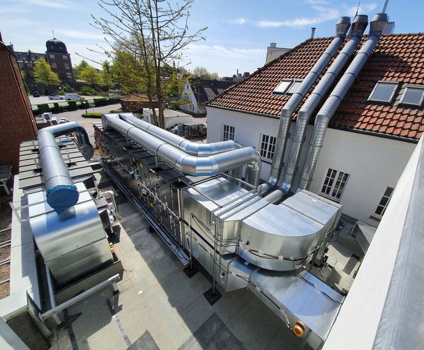 Perfekte Klimatisierung für Ihr Restaurant  Erleben Sie maßgeschneiderte Klimatisierung, die für Wohlfühltemperaturen und optimale Luftqualität sorgt. Unsere energieeffiziente Lösung senkt Betriebskosten und begeistert Gäste sowie Personal.