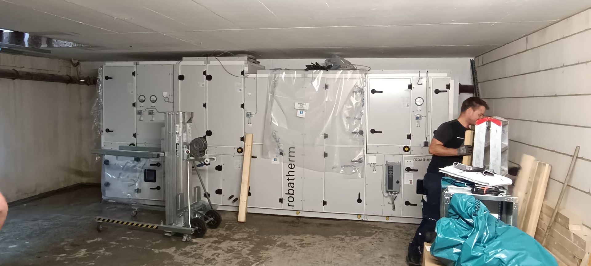 Perfekte Klimatisierung für Ihr Restaurant  Erleben Sie maßgeschneiderte Klimatisierung, die für Wohlfühltemperaturen und optimale Luftqualität sorgt. Unsere energieeffiziente Lösung senkt Betriebskosten und begeistert Gäste sowie Personal.